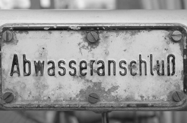 Foto: Abwasseranlage © Rico Schoenebeck, pixelio.de