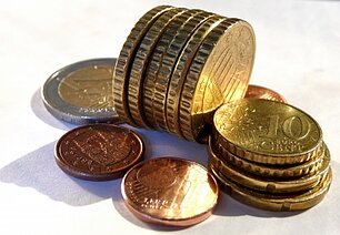 verschiedene Euro-Geldstücke 
