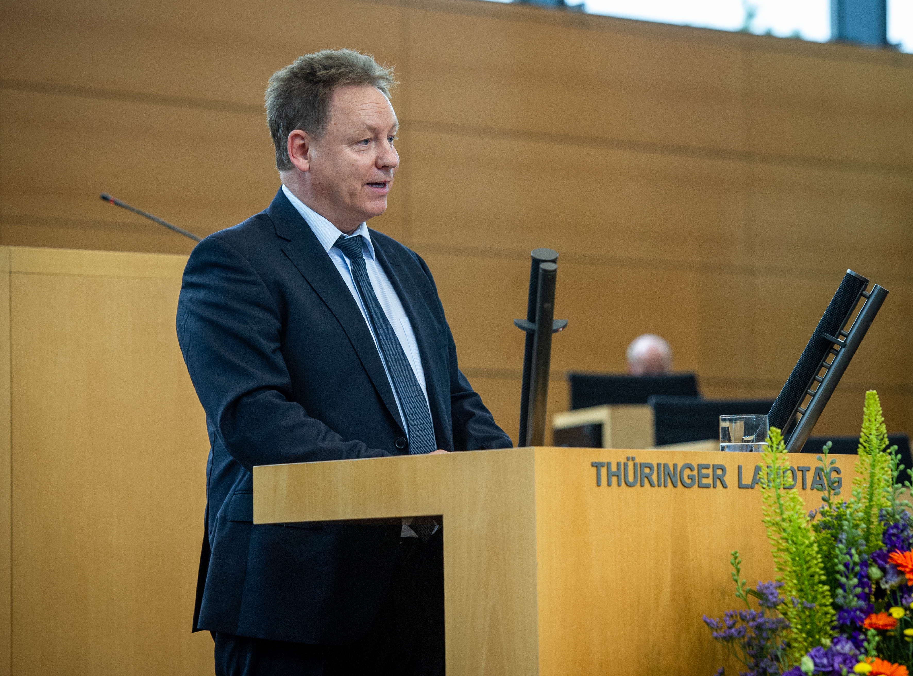 Henry Worm, Vizepräsident des Thüringer Landtags Henry Worm, Vizepräsident des Thüringer Landtags am Rednerpult