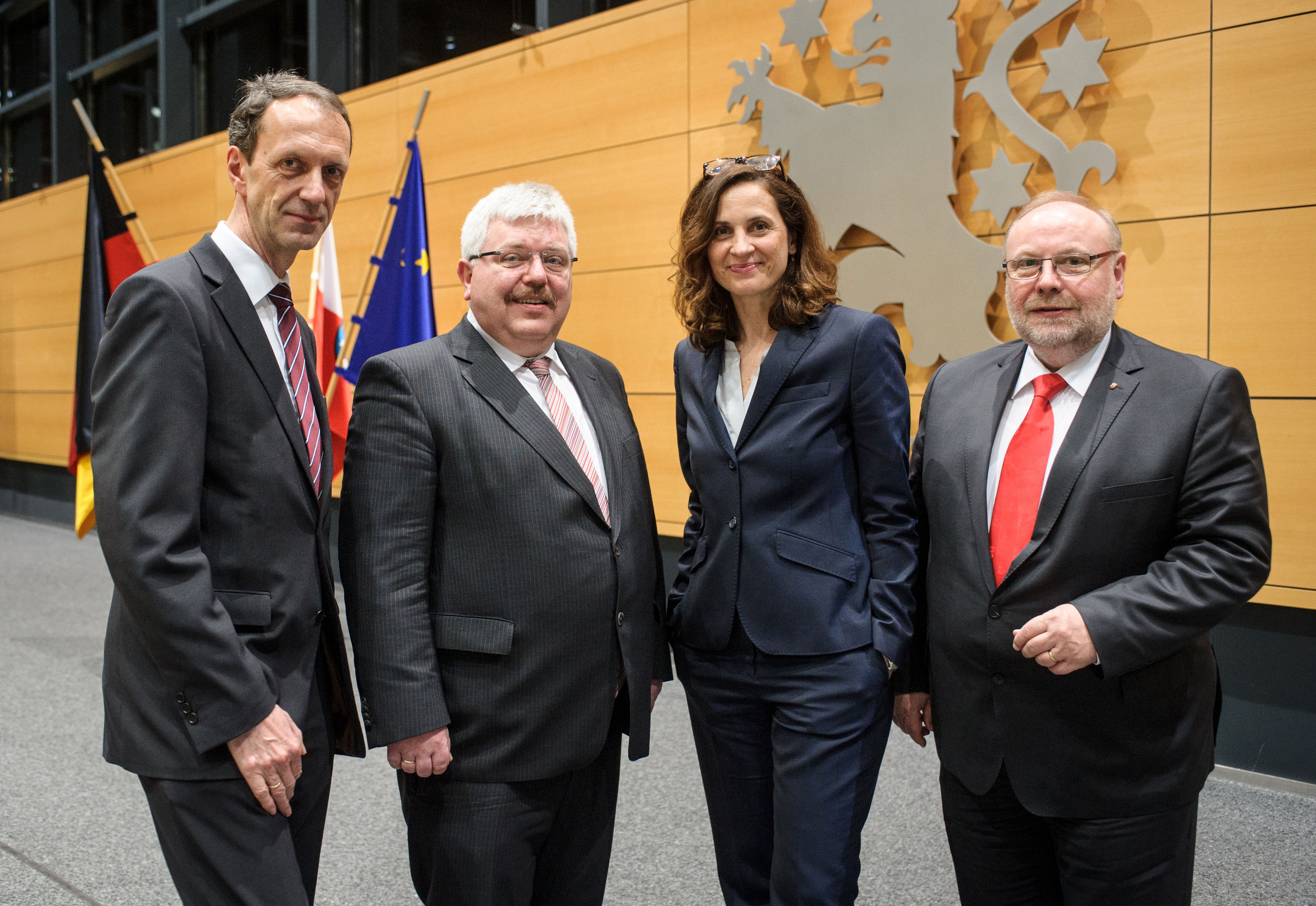 (v.l.n.r.): Matthias Crone, Bürgerbeauftragter Mecklenburg-Vorpommern; Dr. Kurt Herzberg, Bürgerbeauftragter Thüringen; Samiah El Samadoni, Bürgerbeauftragte Schleswig-Holstein; Dieter Burgard, Bürgerbeauftragter Rheinland-Pfalz (v.l.n.r.): Matthias Crone, Bürgerbeauftragter Mecklenburg-Vorpommern; Dr. Kurt Herzberg, Bürgerbeauftragter Thüringen; Samiah El Samadoni, Bürgerbeauftragte Schleswig-Holstein; Dieter Burgard, Bürgerbeauftragter Rheinland-Pfalz