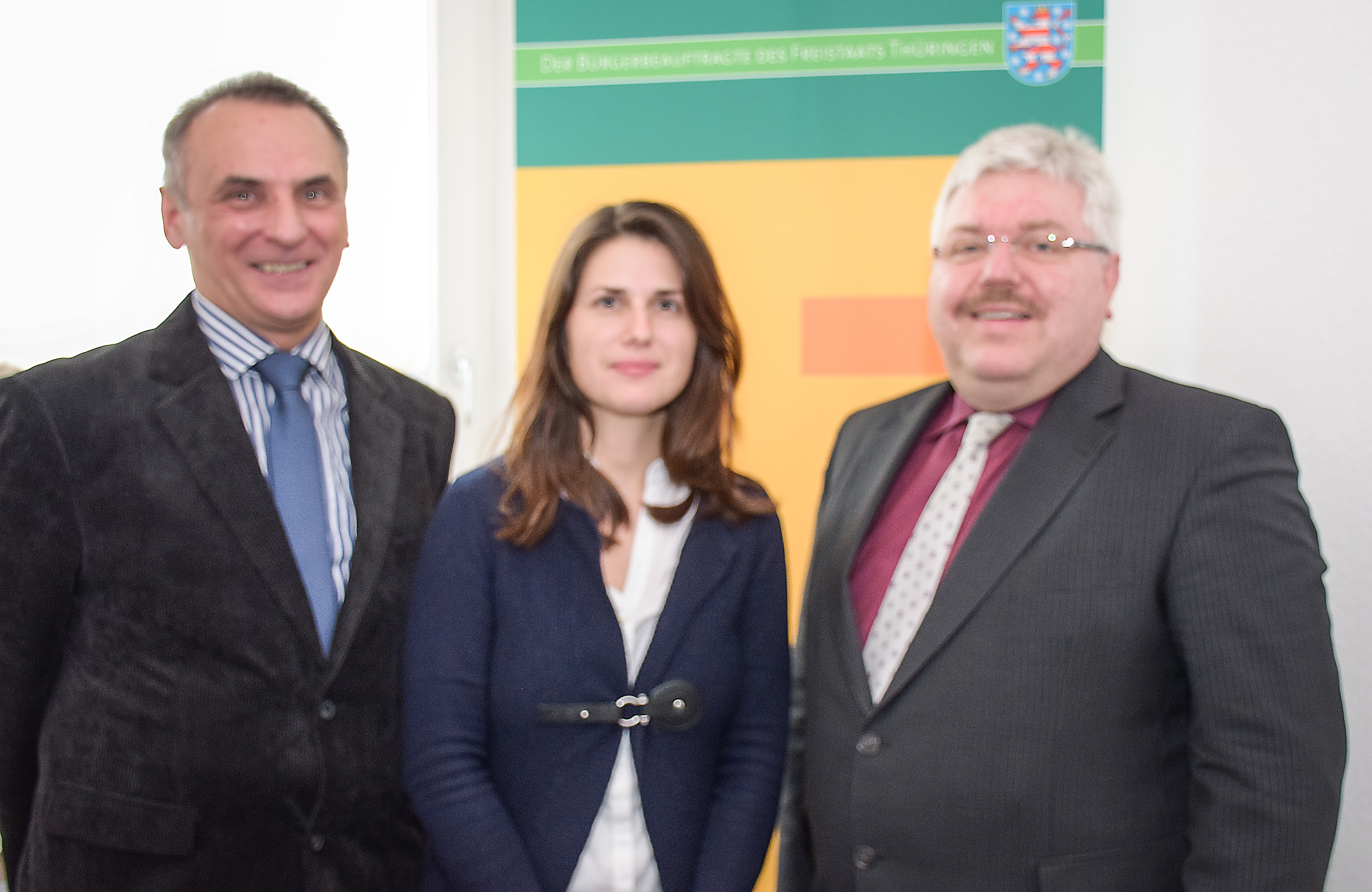 vl: Frank Roßner, Präsident des TLVwA, Dana Wunderlich, Teamkoordinatorin IQ; Dr. Kurt Herzberg Zwischenbilanz: Bürgerbeauftragter, Thüringer Landesverwaltungsamt und IQ verbessern das Antragsverfahren zur Anerkennung ausländischer Bildungsabschlüsse